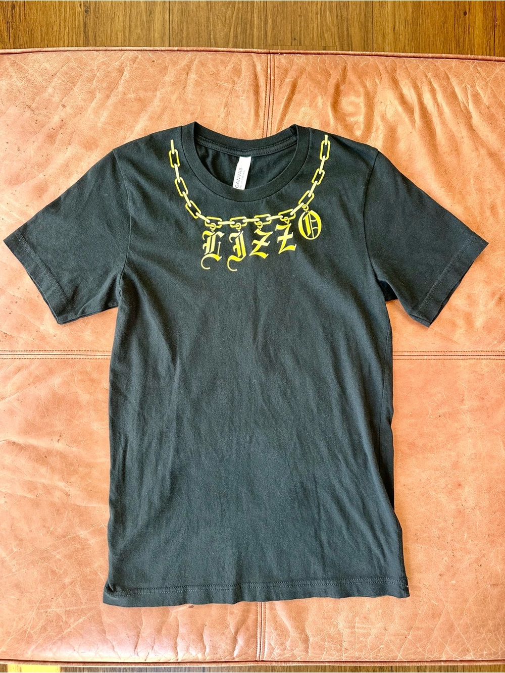 Lizzo Gold Necklace Jewelry Chain Women's Black Bella Canvas T Shirt RARE Small